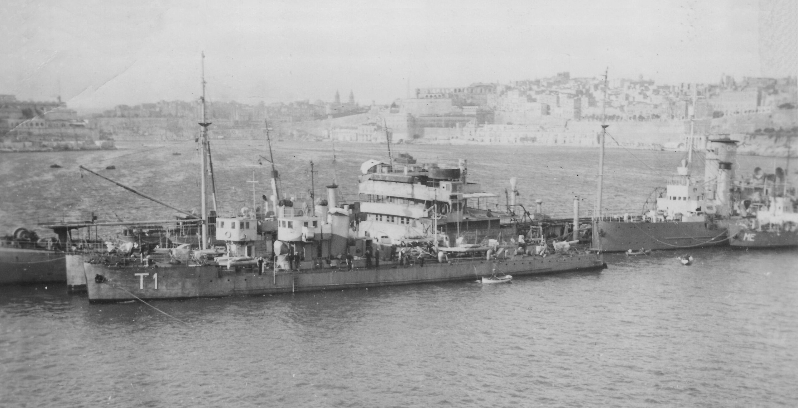 Brod-kasarna Ohio sa jedinicama SJPS na Malti 1944. godine (Muzej JRV)