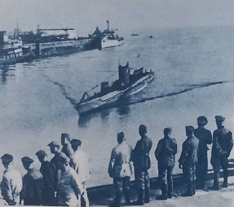 Povratak podmornice U-47 u bazu Vilhelmshafen (Arhivski snimak)